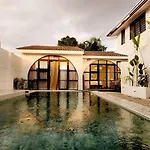 Ipoh Santorini Mini - Hotel Inspired