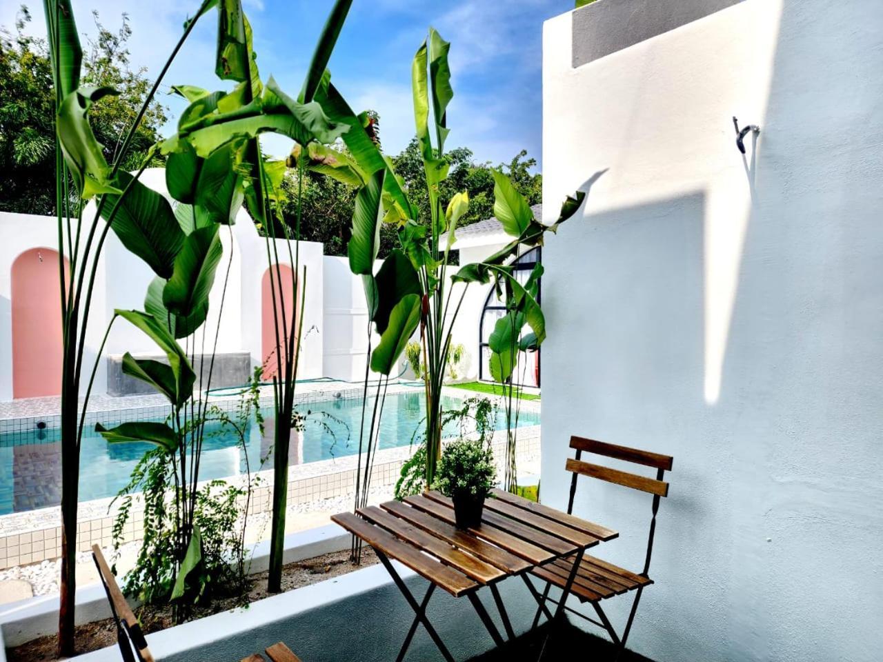 Santorini Mini - Inspired Homestay *