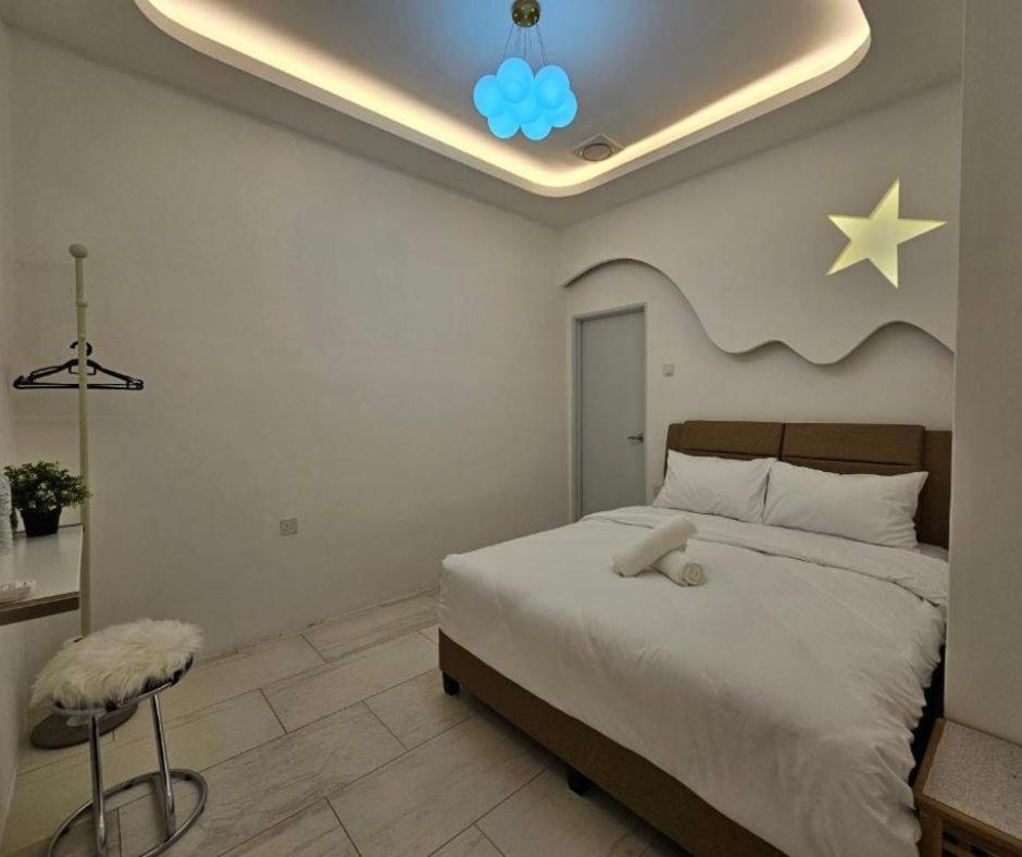 Santorini Mini - Inspired Homestay